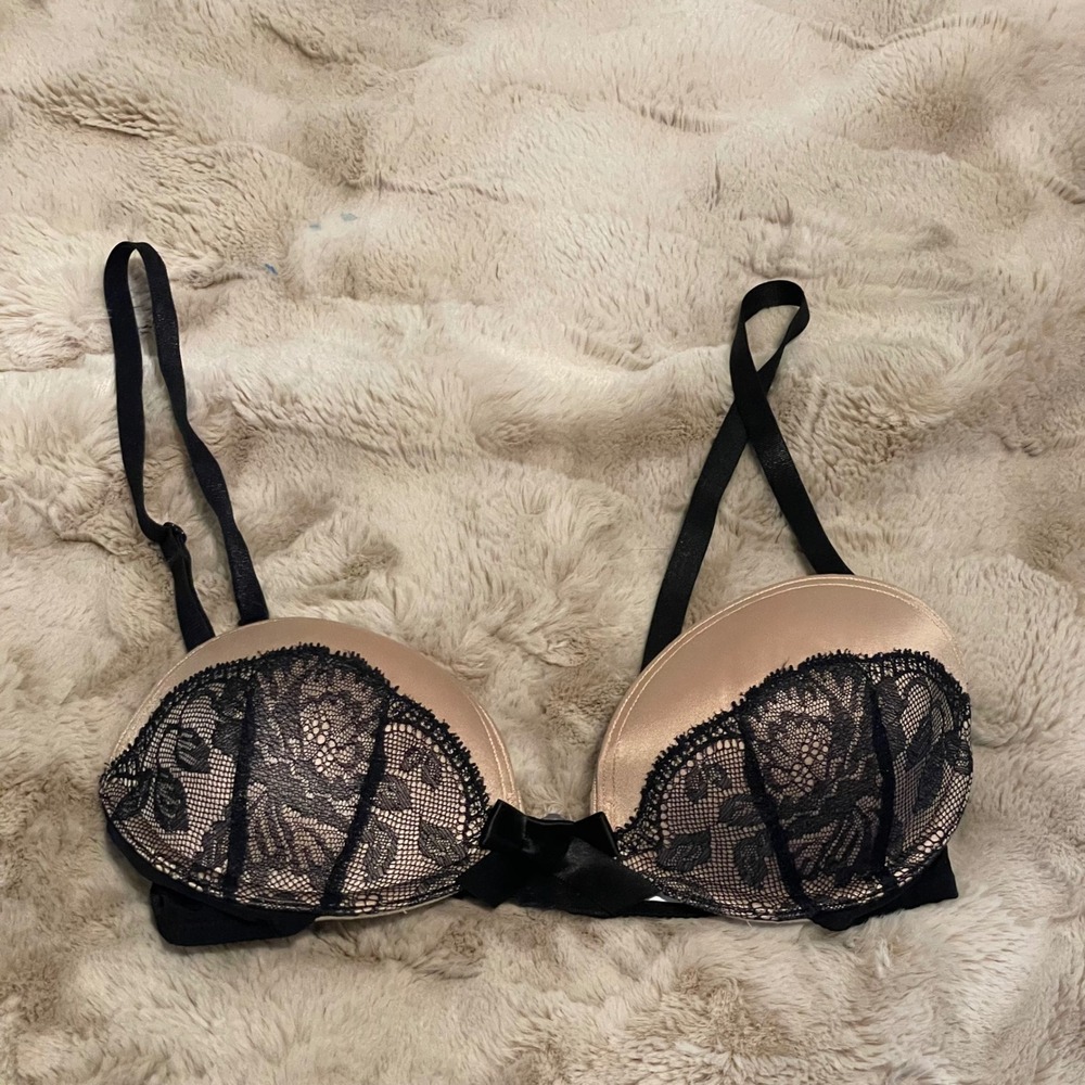 Victorias Secret Very Sexy Black Lace Nude Push Up Strapless Convertible Bra 32B